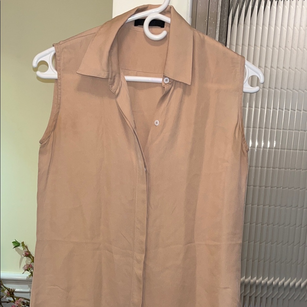 The row-100% Silk-size 2-sleeveless button up shirt-excellent preowned condition